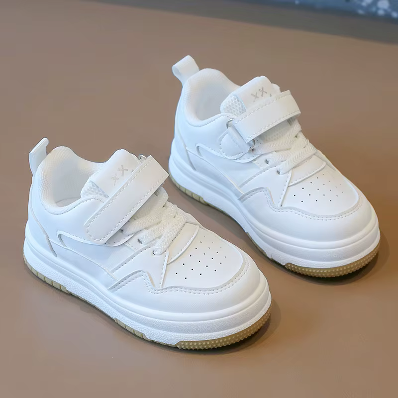 Chaussures blanches pour enfants printemps et automne chaussures de sport pour enfants anti-dérapant léger garçons chaussures de planche semelle souple bébé chaussures décontractées