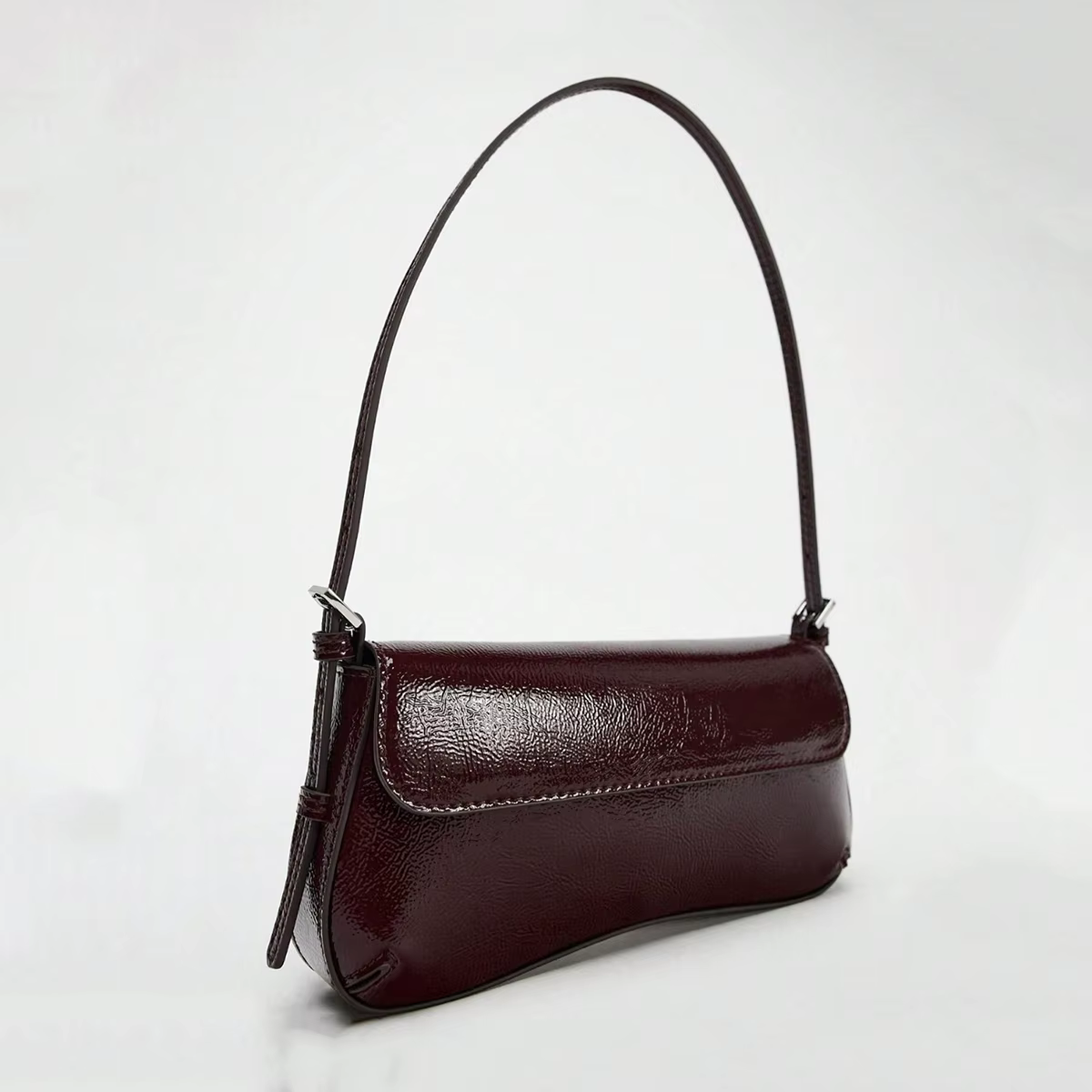 Sac à bandoulière rétro classique à la mode, sac sous les bras haut de gamme pour femmes, léger et élégant, adapté aux déplacements domicile-travail