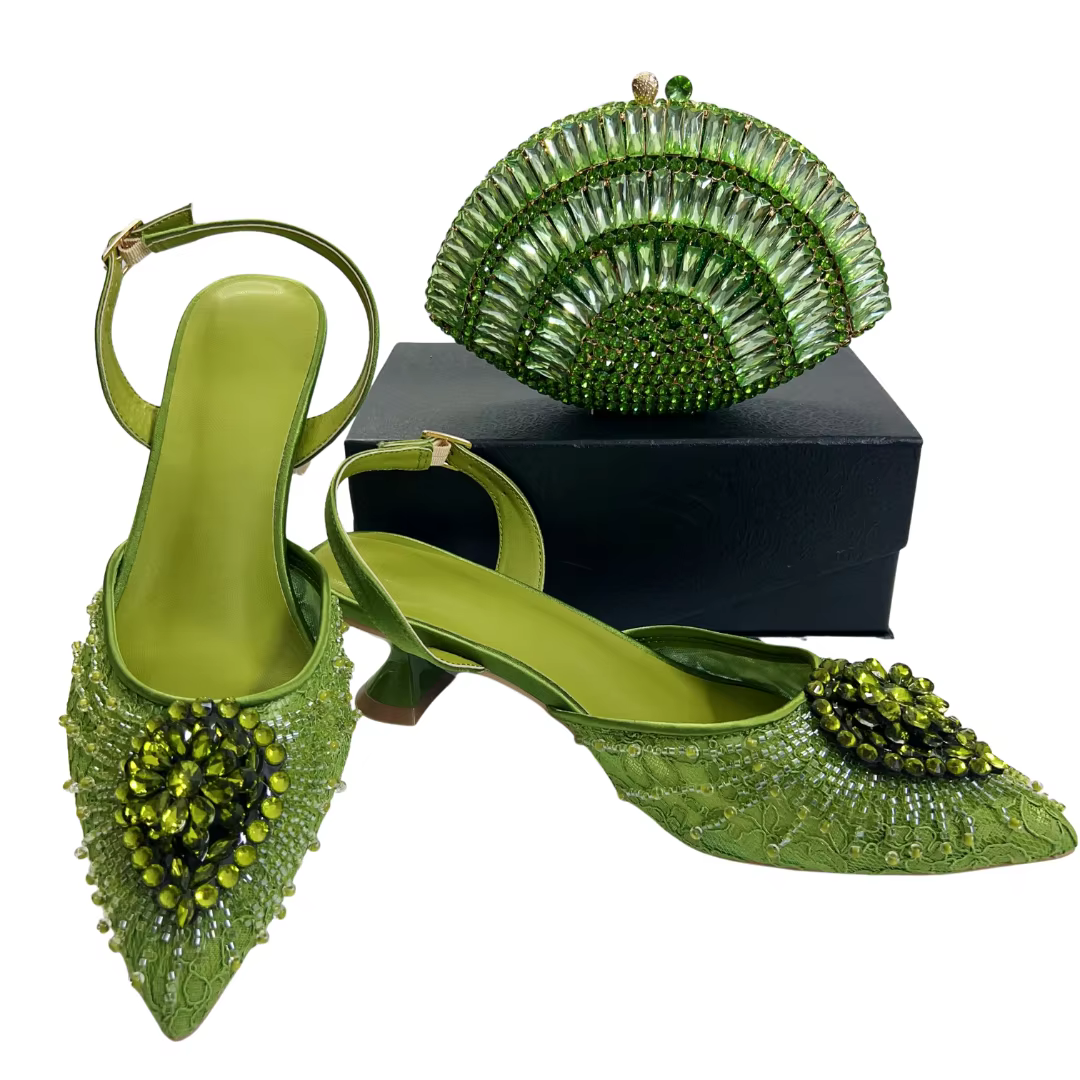 Chaussures de soirée de créateur italien avec pochette assortie pour mariages africains et occasions nuptiales
