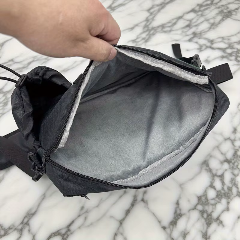 Sac de rangement suspendu pour avion noir
