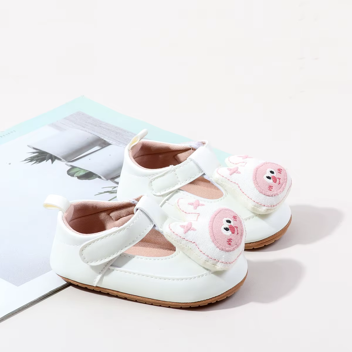 Chaussures de bébé fille 2026 pour les premiers pas, intérieur/extérieur, pour 0-18 mois, printemps et automne, chaussures pour nourrissons de haute qualité