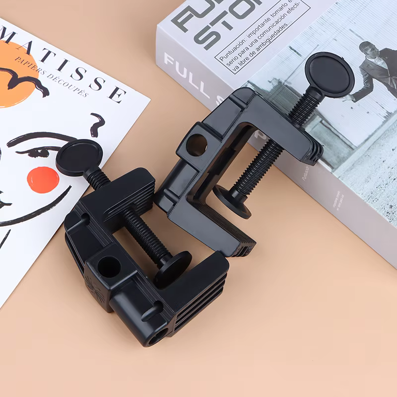 Lampe de table universelle en porte-à-faux avec pince