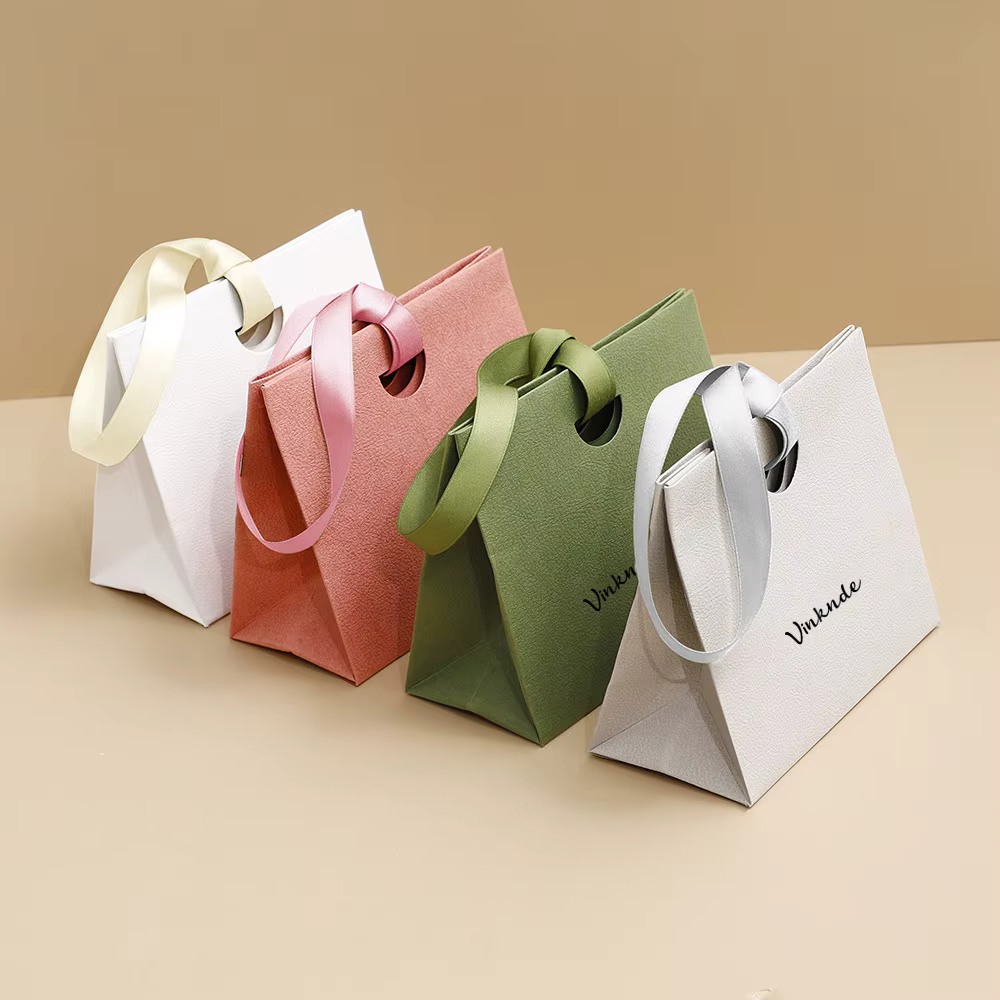 Sac fourre-tout en papier personnalisé avec ruban