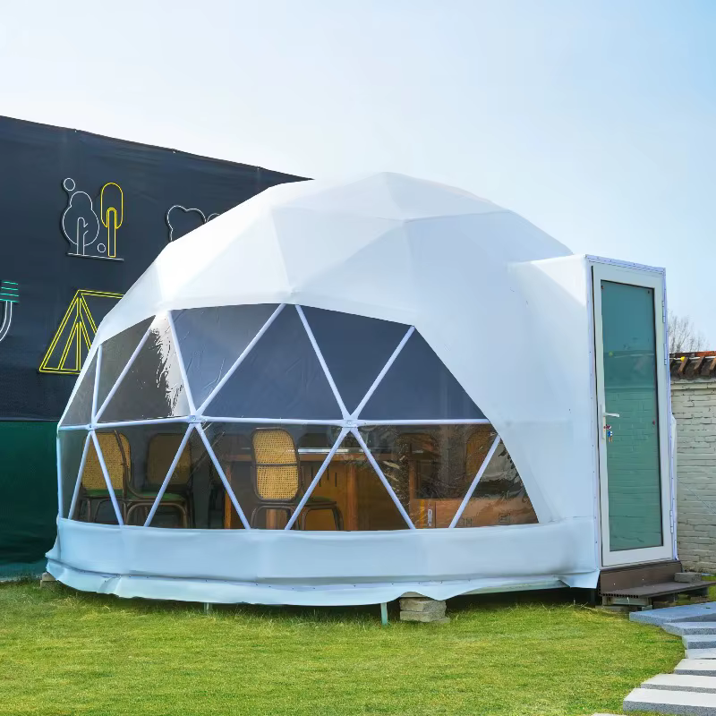 Dôme de glamping extérieur de luxe