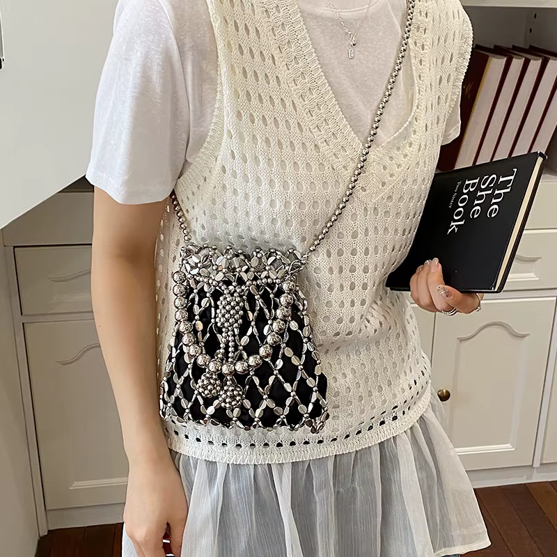 Sac seau perlé argenté scintillant pour femme