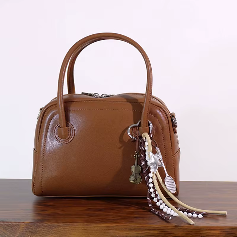 1 pièce Accessoire de bagage : Porte-clés créatif en cuir en forme de croissant