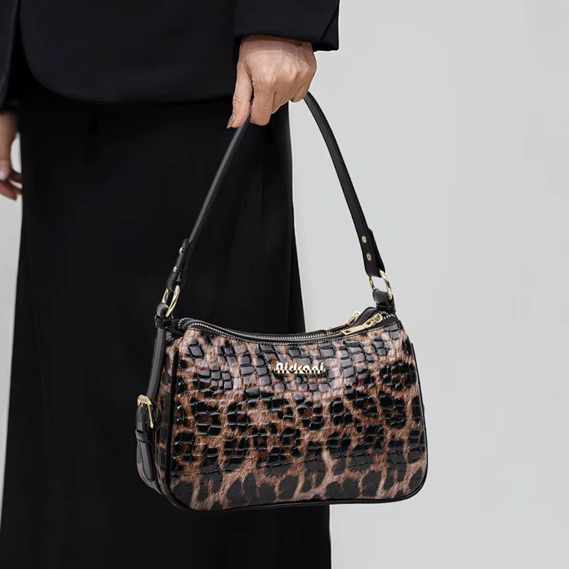 Sac Hobo en cuir verni motif léopard vintage pour femme