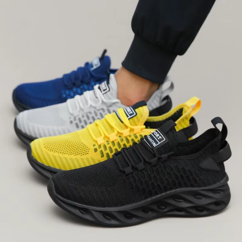 Les chaussures de marche pour hommes sont respirantes