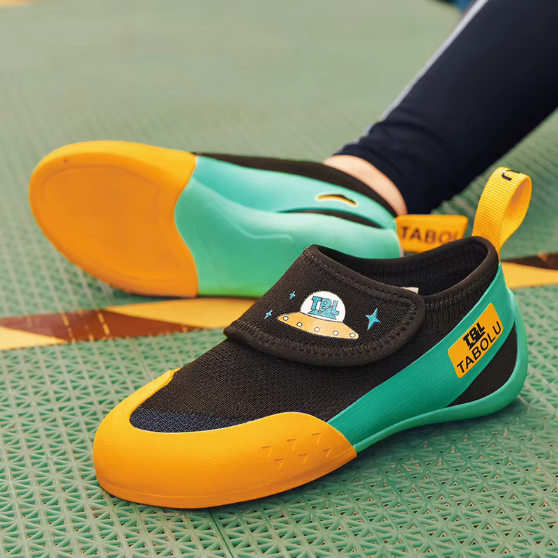 Chaussures d'escalade pour enfants
