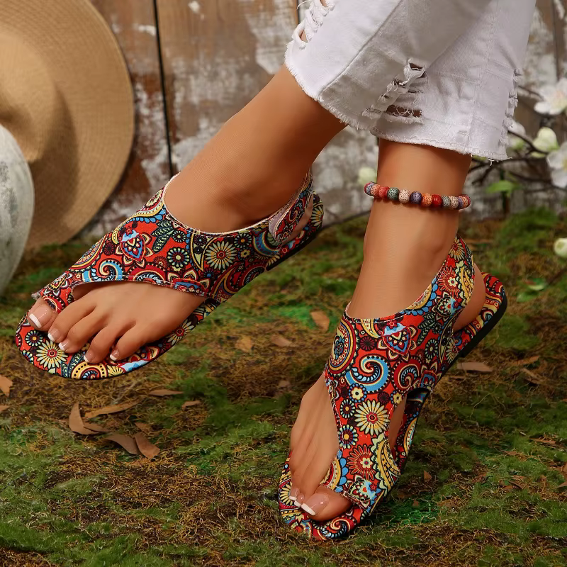 Nouvelles sandales plates bohèmes imprimées pour femmes 2026 – Chaussures décontractées à enfiler de style ethnique, confortables pour l'été, à bout rond