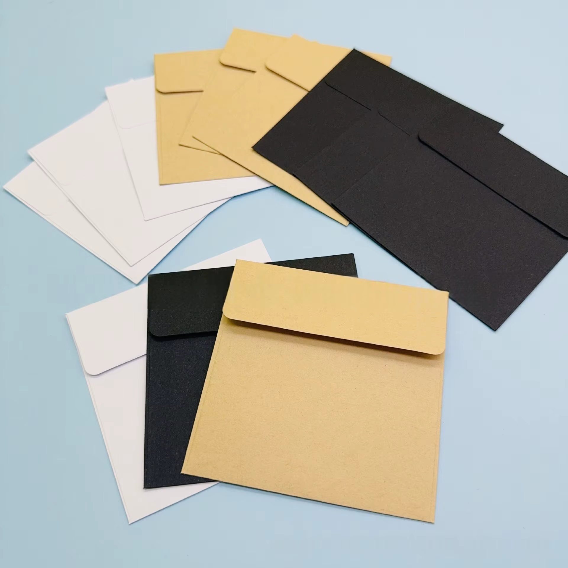 100 pièces Mini enveloppes rétro 10x10 cm Style occidental petites enveloppes de rangement vierges noir/blanc pour le bureau et l'école