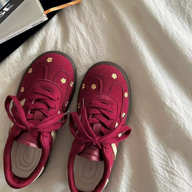 Baskets légères en cuir PU pour femmes, chaussures décontractées à la mode, chaussures Forrest Gump pour l'extérieur, chaussures d'entraînement de Tennis, chaussures vulcanisées à lacets