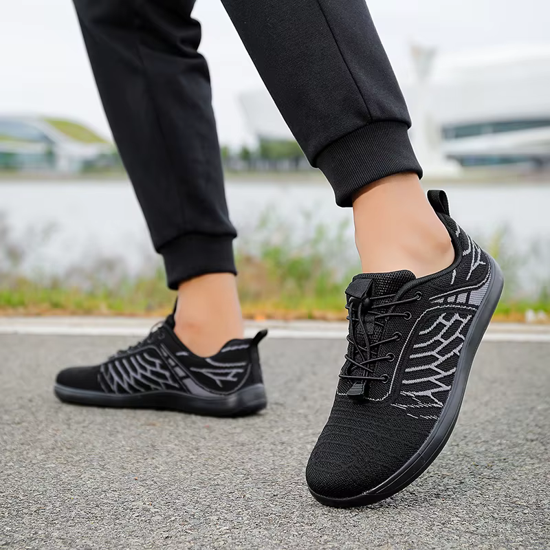 Chaussures de marche pour hommes à bout large