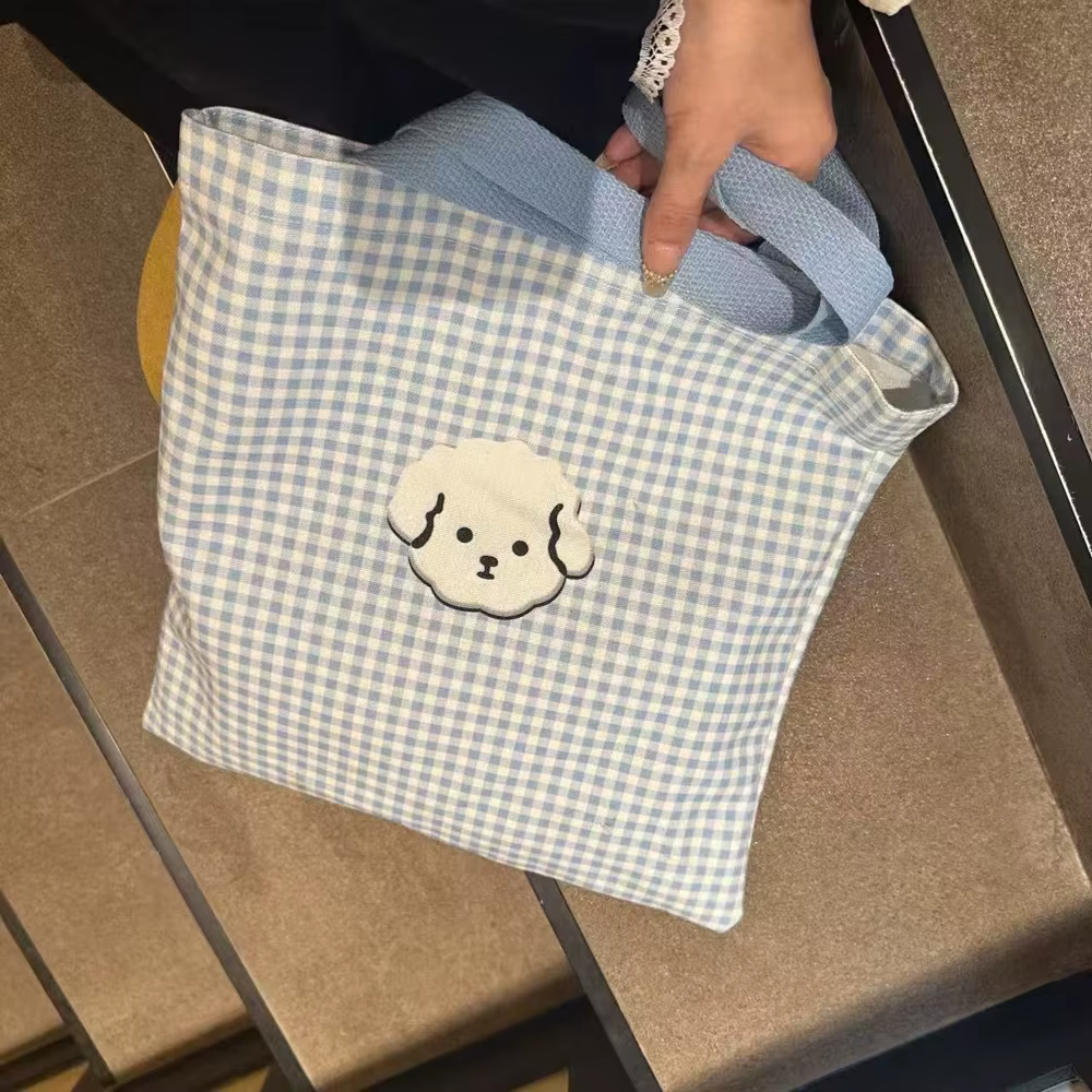 Sac fourre-tout en toile à carreaux bleus avec un motif de chiot mignon, sac d'étudiant adorable et charmant, sac à bandoulière léger et au style frais pour les sorties