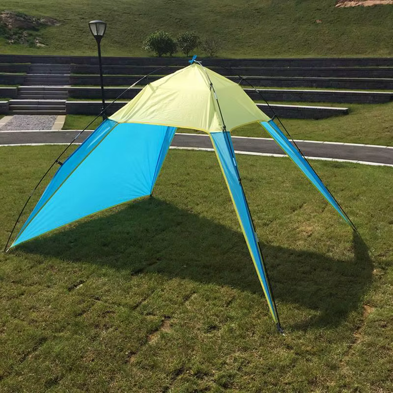 Tente de plage de camping de voyage en plein air
