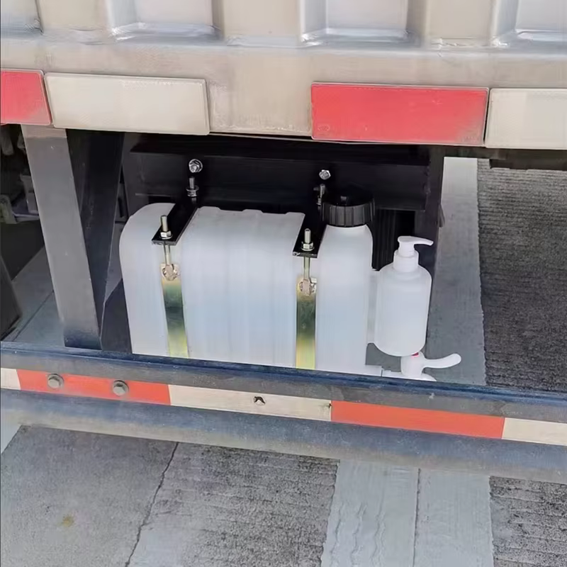 Réservoir d'eau monté sur voiture adapté à tout modèle de véhicule
