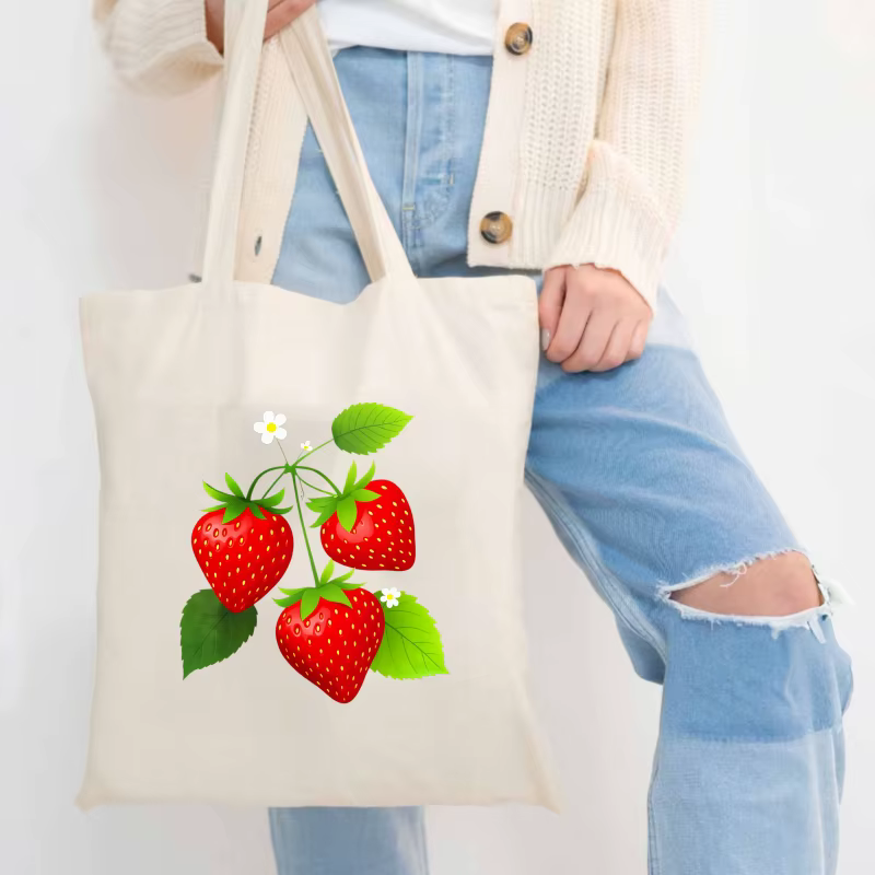 Sac fourre-tout en toile à motif fraise crème avec feuilles vertes et fleurs blanches