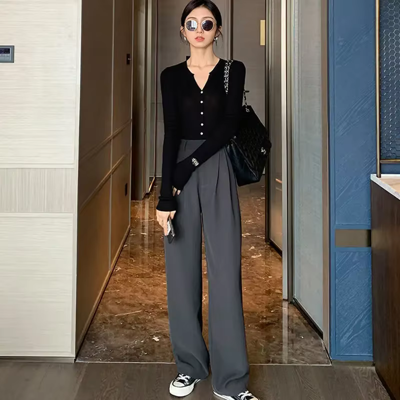 Pantalon marron à jambes droites avec poches pour femme
