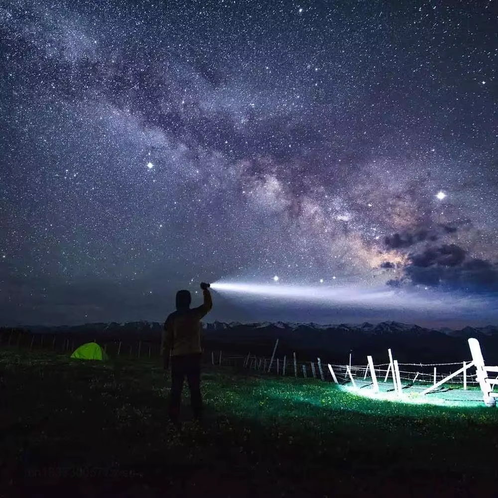 Bâle Tool-Lampe de poche LED aste pour camping en plein air