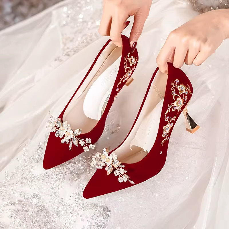 Chaussures de mariage pour femmes, talons hauts en daim brodé, style Xiuhe chinois, confortables pour les pieds