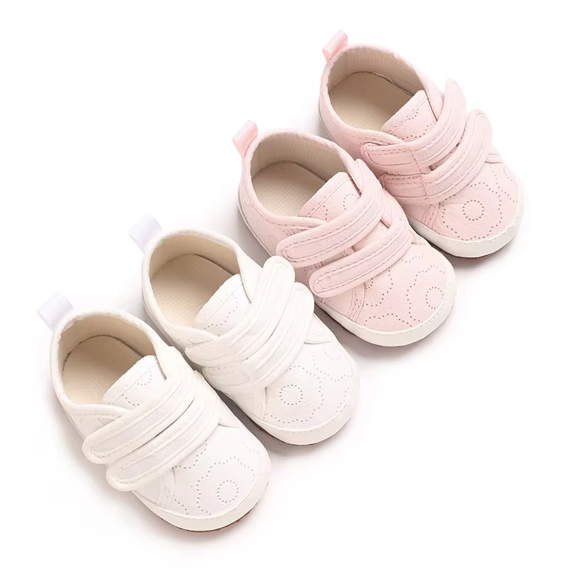 Nouvelle mode infantile printemps chaussure nouveau-né infantile fille loisirs baptême antidérapant marche chaussure blanc à semelles souples Sneaker Prewalker