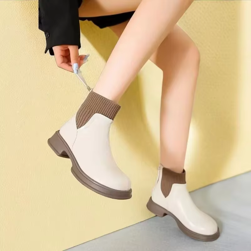 Bottes Courtes Noires en Cuir group pour Femme