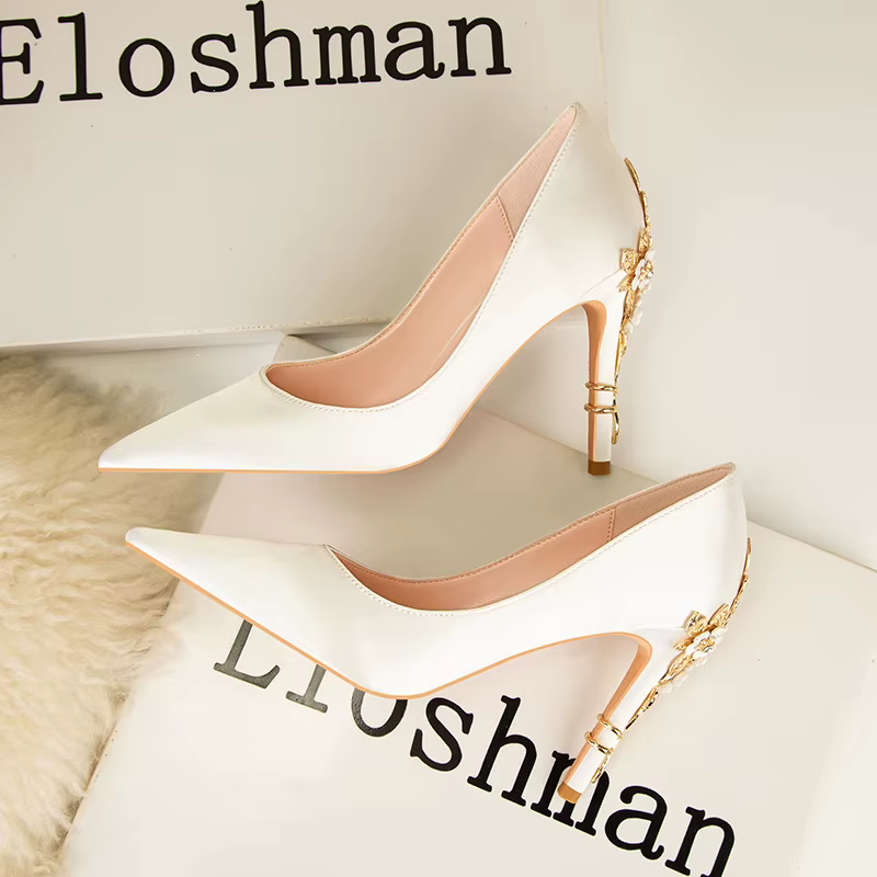Chaussures de mariée de luxe en métal à fleurs et cristal pour femmes, escarpins pointus en soie douce, peu profonds et Sexy à talons hauts, pour fête