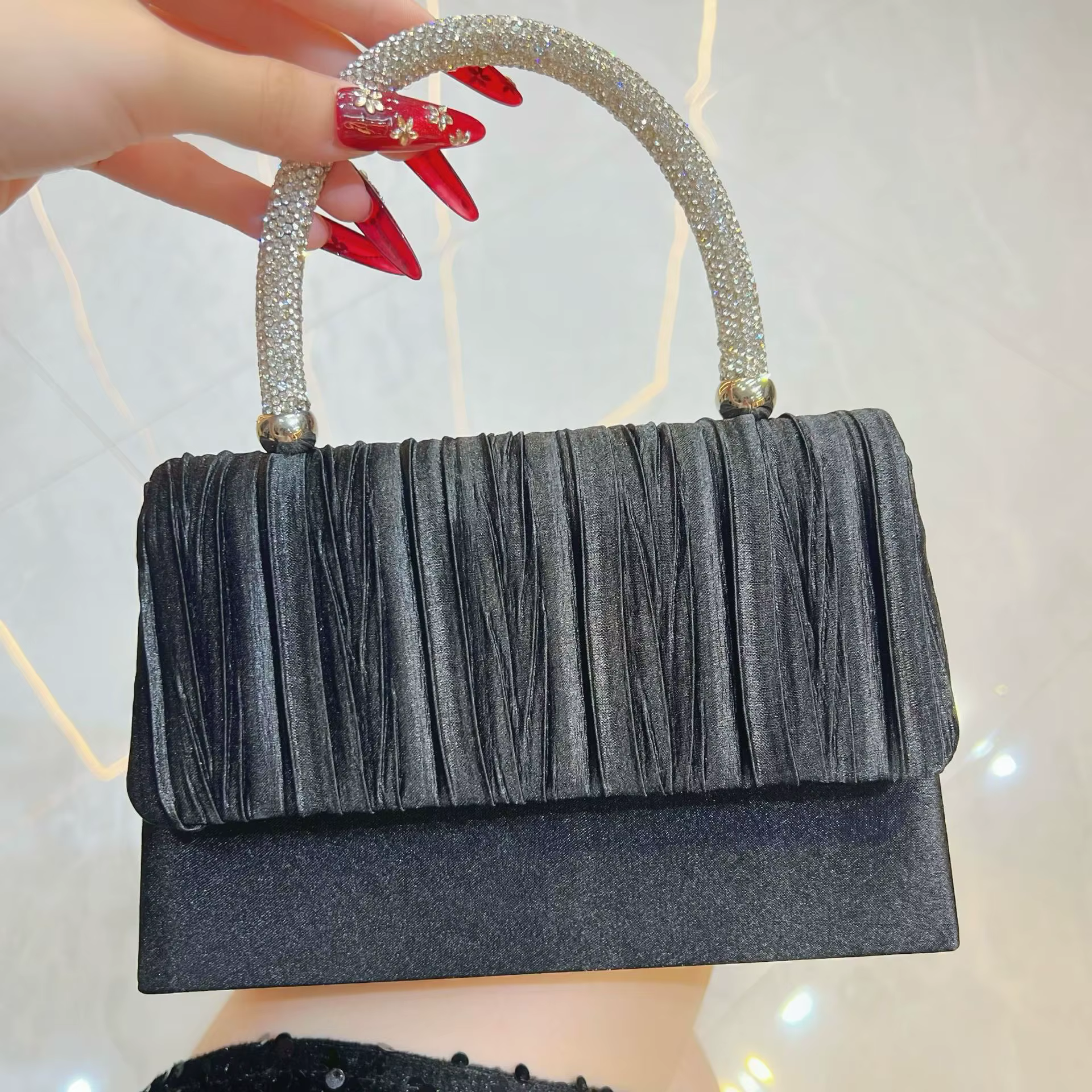 Sacs à main de luxe femmes sacs sacs de soirée de créateur 2025 sacs à bandoulière de mode dîner Sac à main poignée en métal pochette Sac