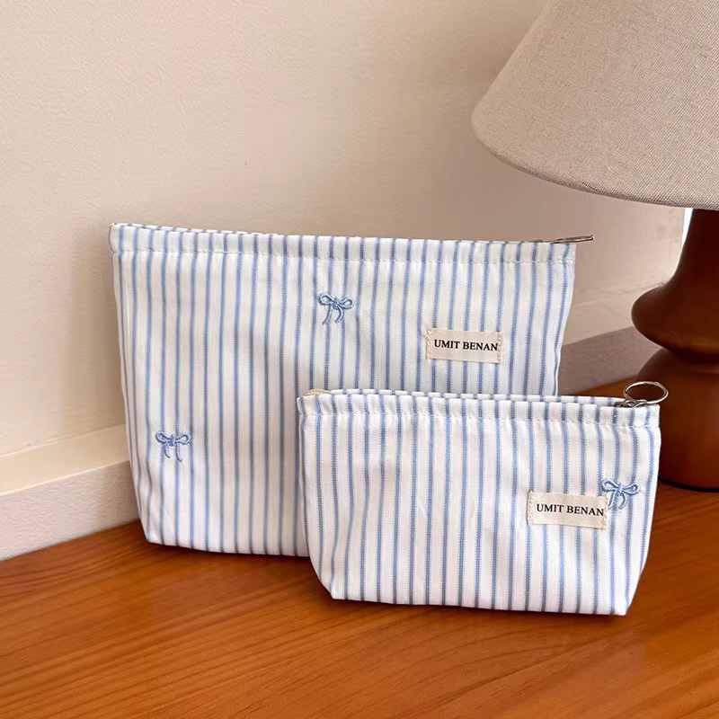 Nouvelle Trousse de Toilette Grande Taille Bleue avec Broderie Nœud Papillon, Sac à Langer Zippé, Pochette à Couches, Sacs de Rangement pour Voyage