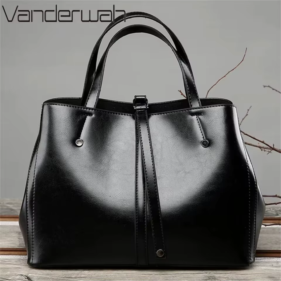 Sacs à main et bourses en cuir verni pour femmes