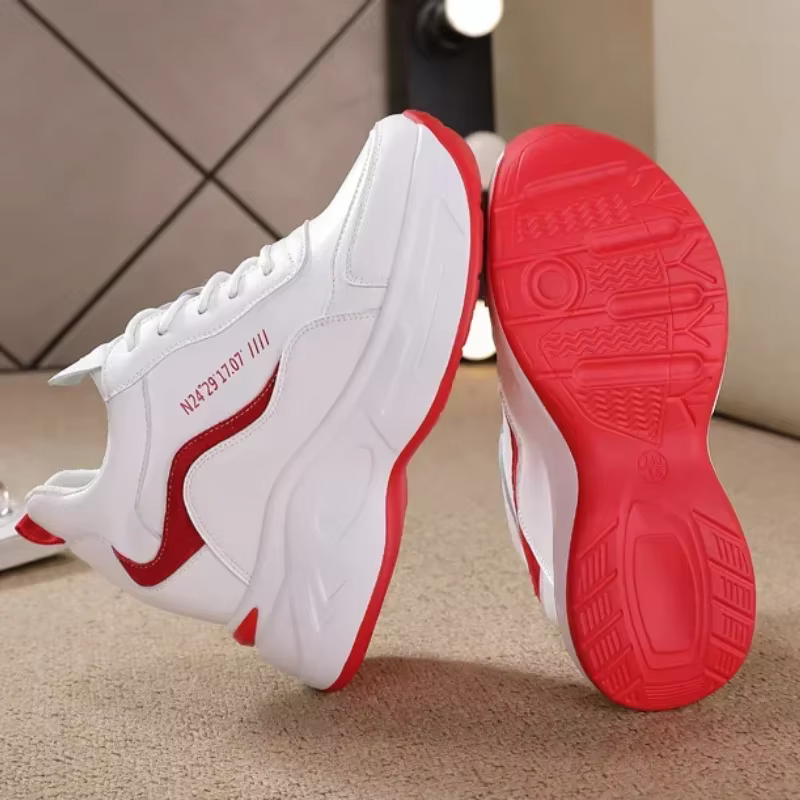2025 nouveaux talons hauts compensés Sport de plein air printemps blanc chaussures chaussures décontractées respirantes femmes en cuir plate-forme baskets rouge