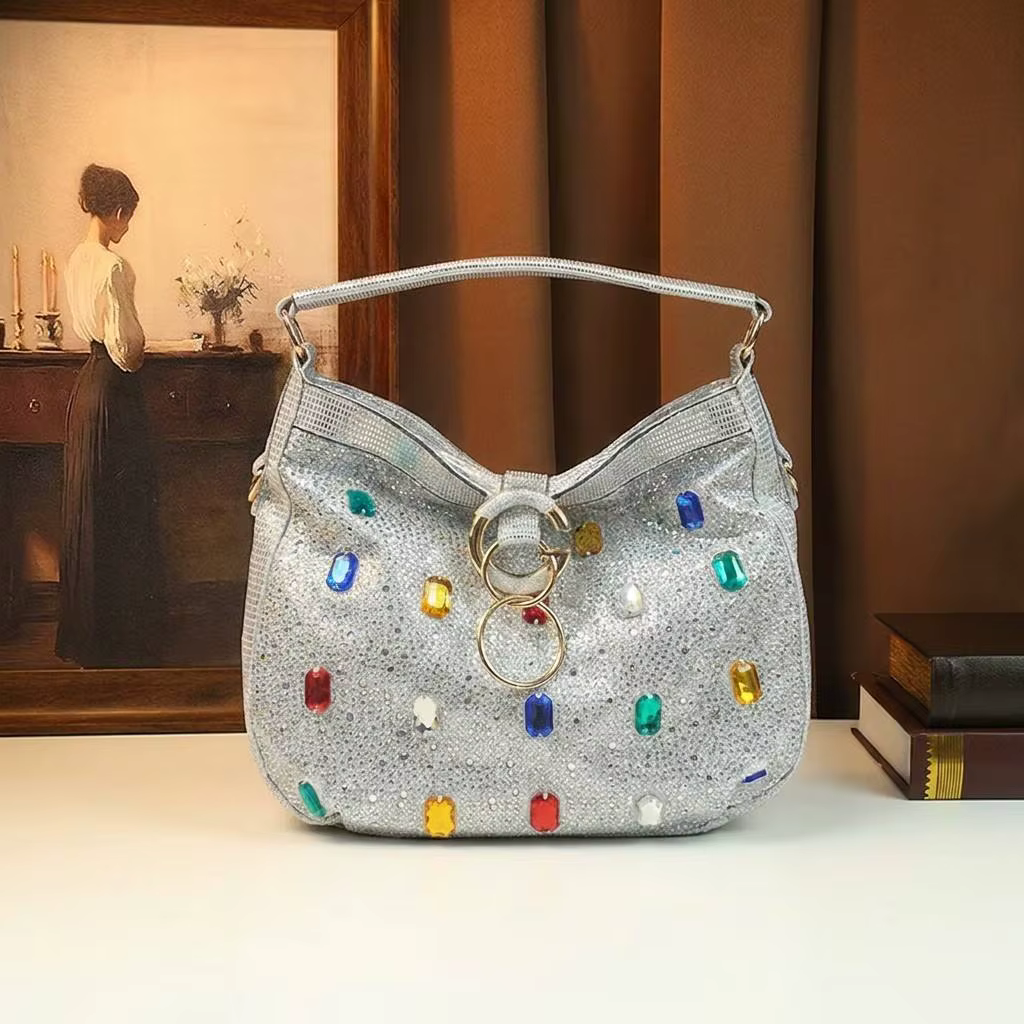 Sac à bandoulière hobo léopard scintillant avec pierres précieuses colorées