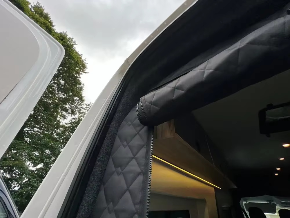 Rideau d'isolation de porte arrière de Van