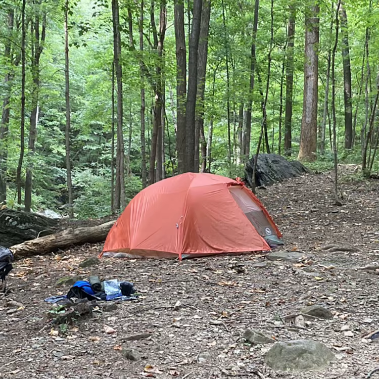 Tente double dôme ultralégère de haute qualité pour deux personnes avec structure en aluminium et tissu nylon imperméable pour le camping et la randonnée en plein air