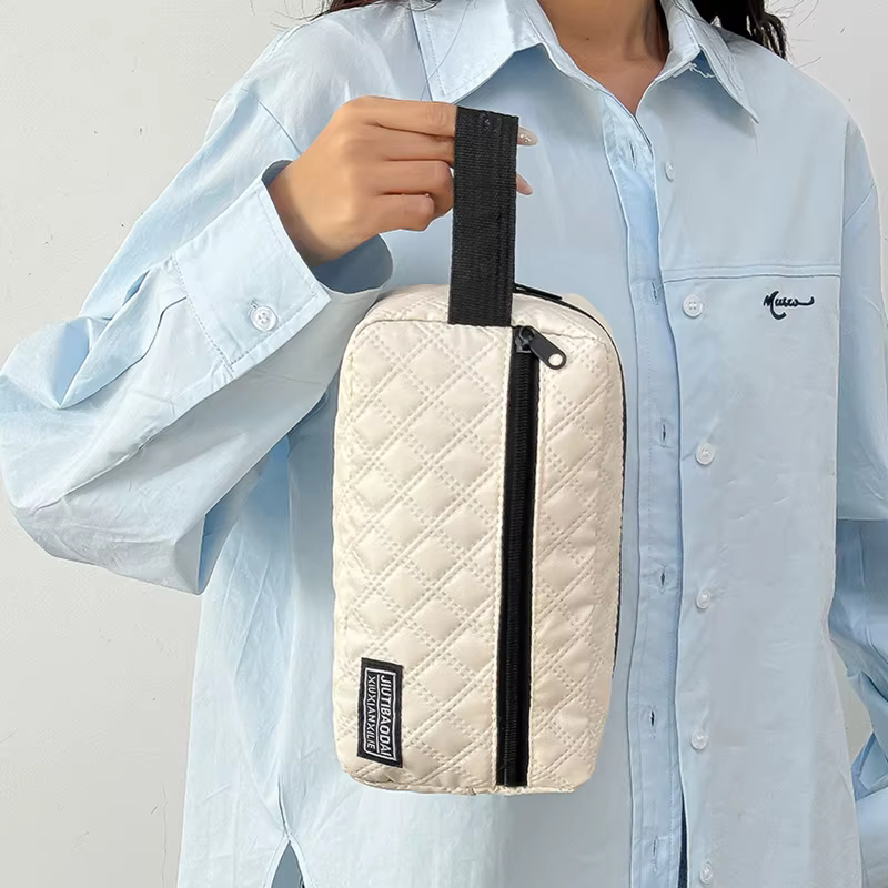 Trousse de toilette d'affaires pour hommes, organisateur de maquillage de voyage, pochette de rangement de grande capacité, design de mode durable, idéale pour un usage quotidien