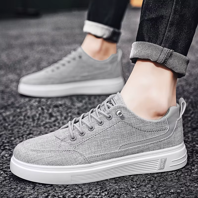 Chaussures décontractées en tissu pour hommes, style classique, tissu doux, antidérapantes, plates, pour les activités quotidiennes en plein air des hommes d'âge moyen.