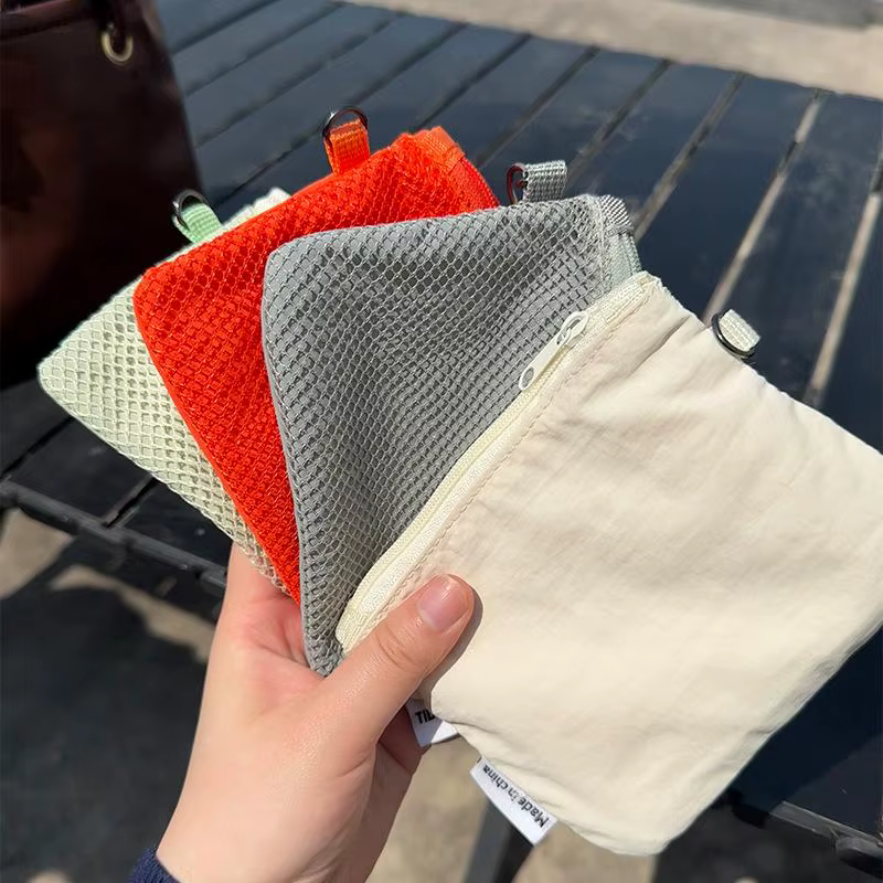 Sac de rangement portable en maille double couche, sac de toilette pour la maison et les voyages, organiseur simple pour fournitures de bureau
