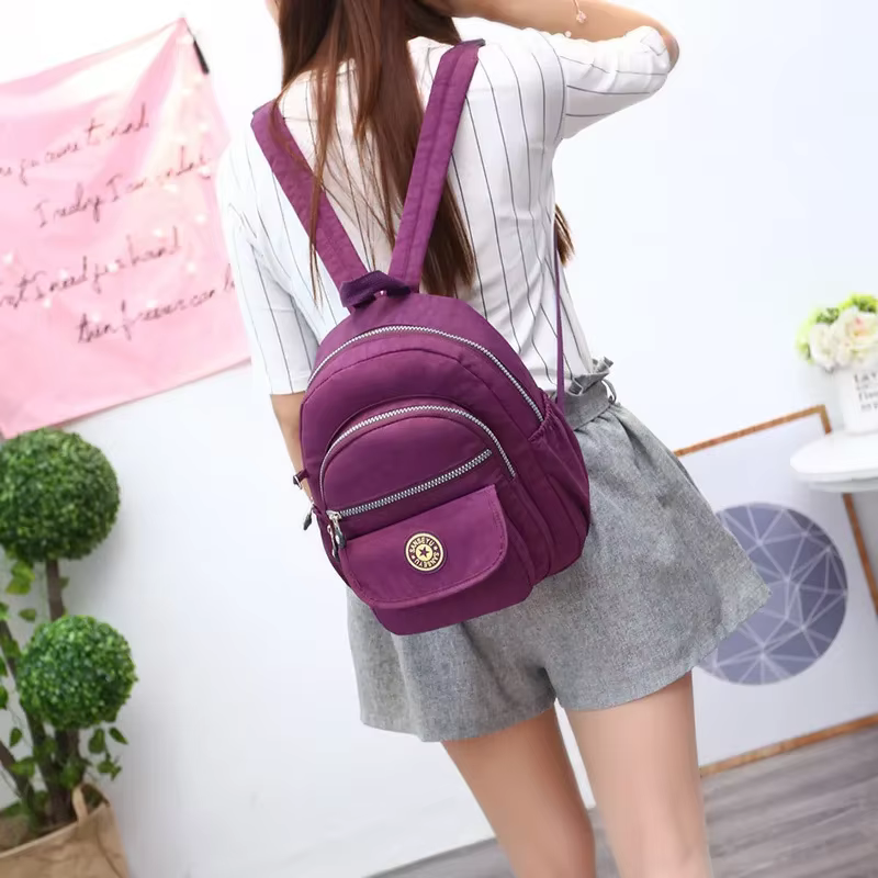 Sac à dos en nylon imperméable pour femme