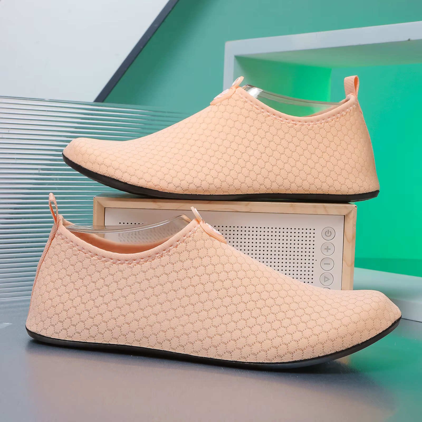Chaussures aquatiques noires à semelle fine