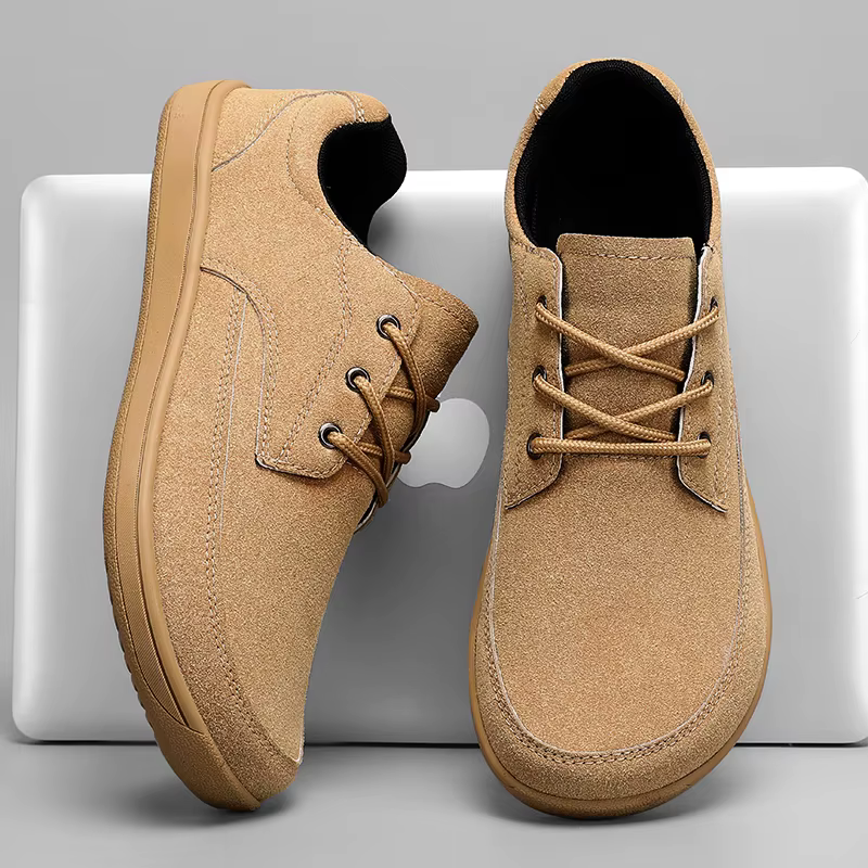 Chaussures décontractées en daim à bout large pour hommes, chaussures de marche beiges à semelles épaisses et à lacets, adaptées également aux tailles de bottes en Denim de Style rétro de styliste