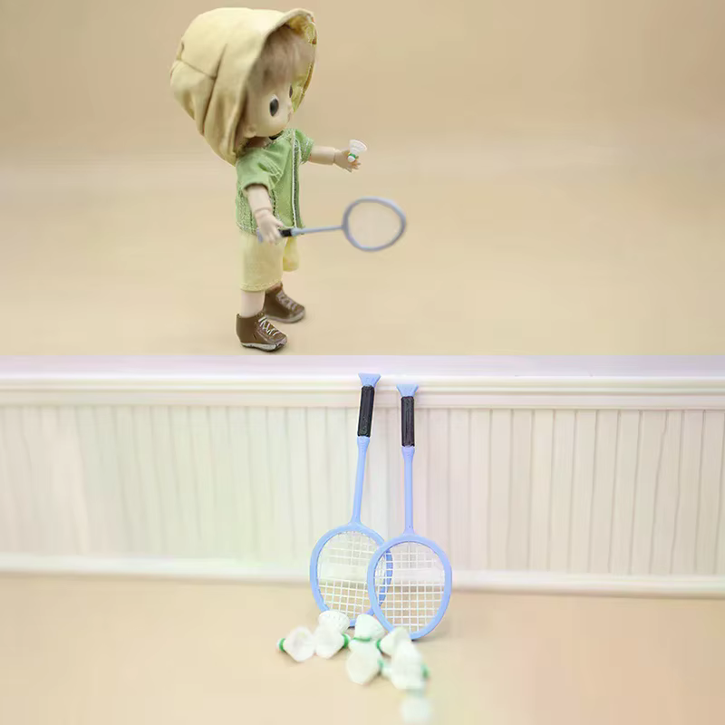 Maison de poupée Miniature, Simulation de Mini raquette de Badminton, modèle pour décoration de maison de poupée, jouets de jeu pour enfants, cadeau, 1/12