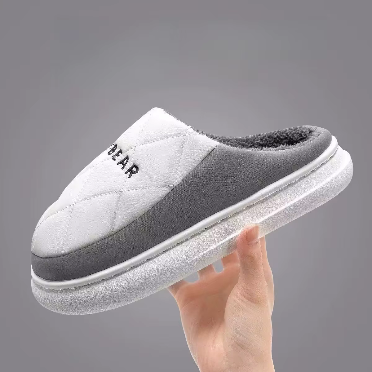 Pantoufles imperméables d'hiver 2025 pour hommes – Chaussures de maison à semelle épaisse ultra douce, chaussons d'intérieur antidérapants avec confort en mousse à mémoire de forme