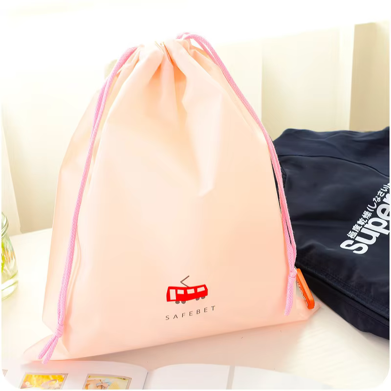 Sac de rangement de poche étanche, sac de rangement de produits ménagers, sac à cordon minimaliste anti-poussière, sac de rangement créatif pour vêtements de voyage