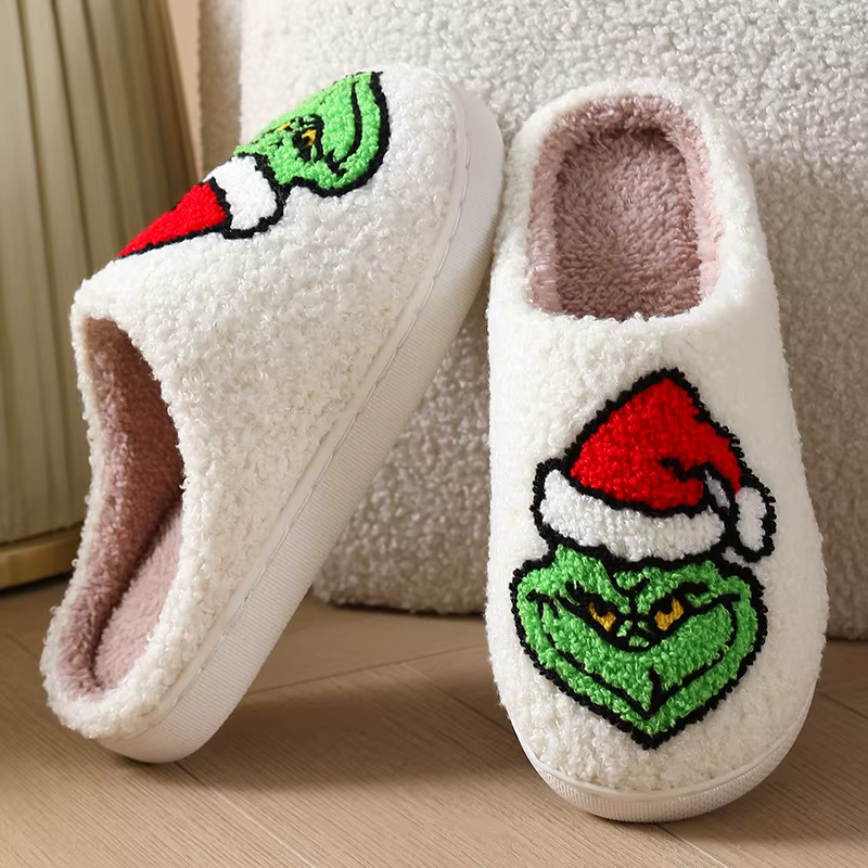 Pantoufles d'hiver d'animation de dessin animé de noël pour femmes, chaussures chaudes en coton pour chambre à coucher intérieure en peluche, chaussures confortables pour la maison, 2025