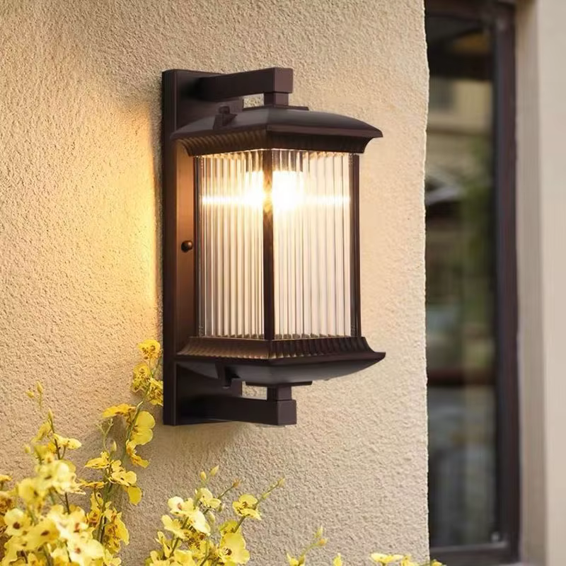 Lampe murale extérieure en métal