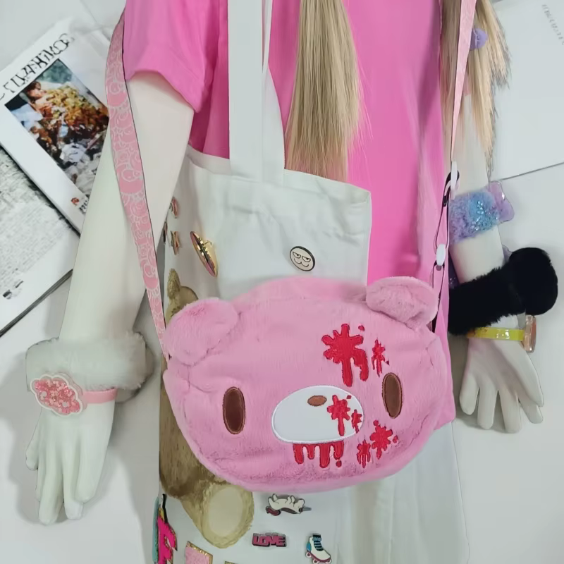 Sac bandoulière en peluche ours rose mignon, style avant-gardiste rose avec détails effet sang, un sac à main pour femme amusant et unique