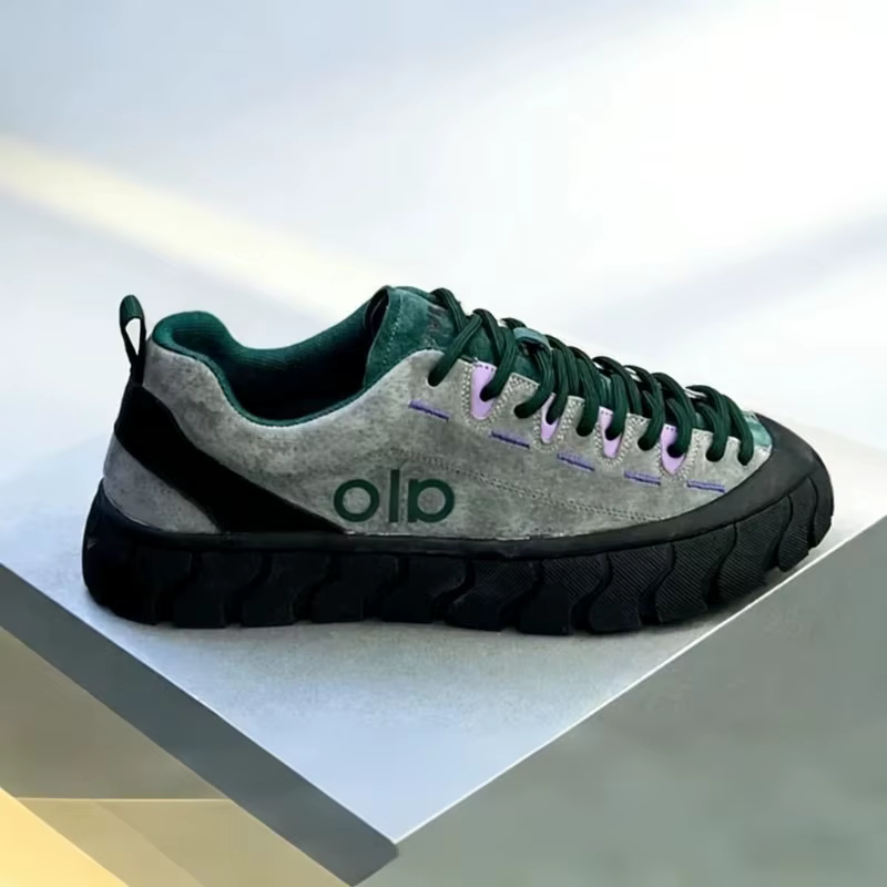 Chaussures pour hommes en daim à plateforme, baskets décontractées en cuir pour le printemps 2026, chaussures de skate à semelle épaisse antidérapante pour hommes