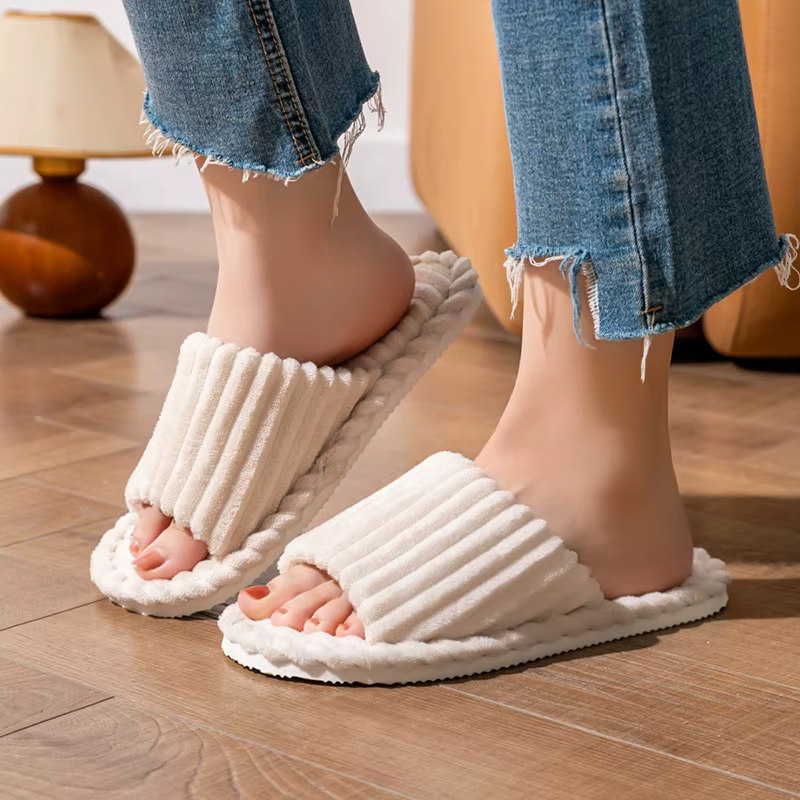 Chaussons d'intérieur ouverts pour femmes
