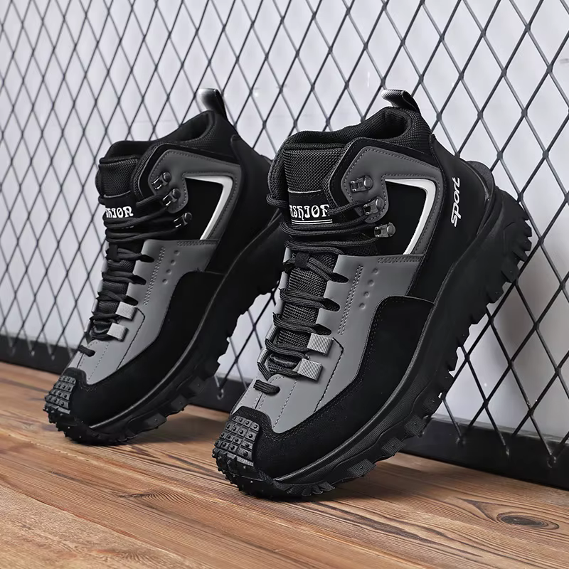 Bottes de randonnée mi-hautes noires et marron