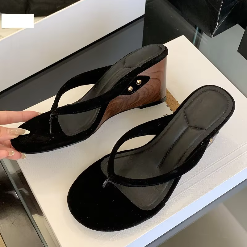 Eilyken 2026 Nouvelles Sandales Compensées d'Été à Bout Rond et Talon Haut pour Femme – Tongs Tendance en Bois